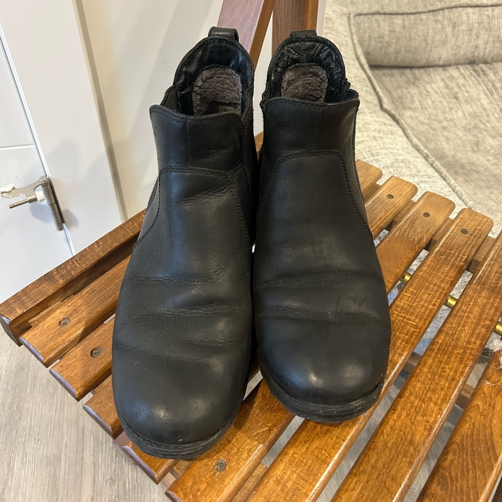UGG Women's Bonham Ankle Boot Black Leather size 8 - Picture 9 of 9
